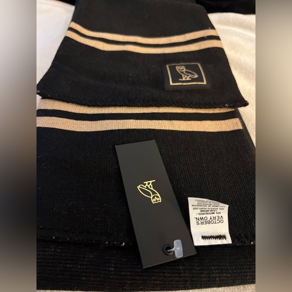 OVO SCARF BLACK AND GOLD - Picture 3 of 3